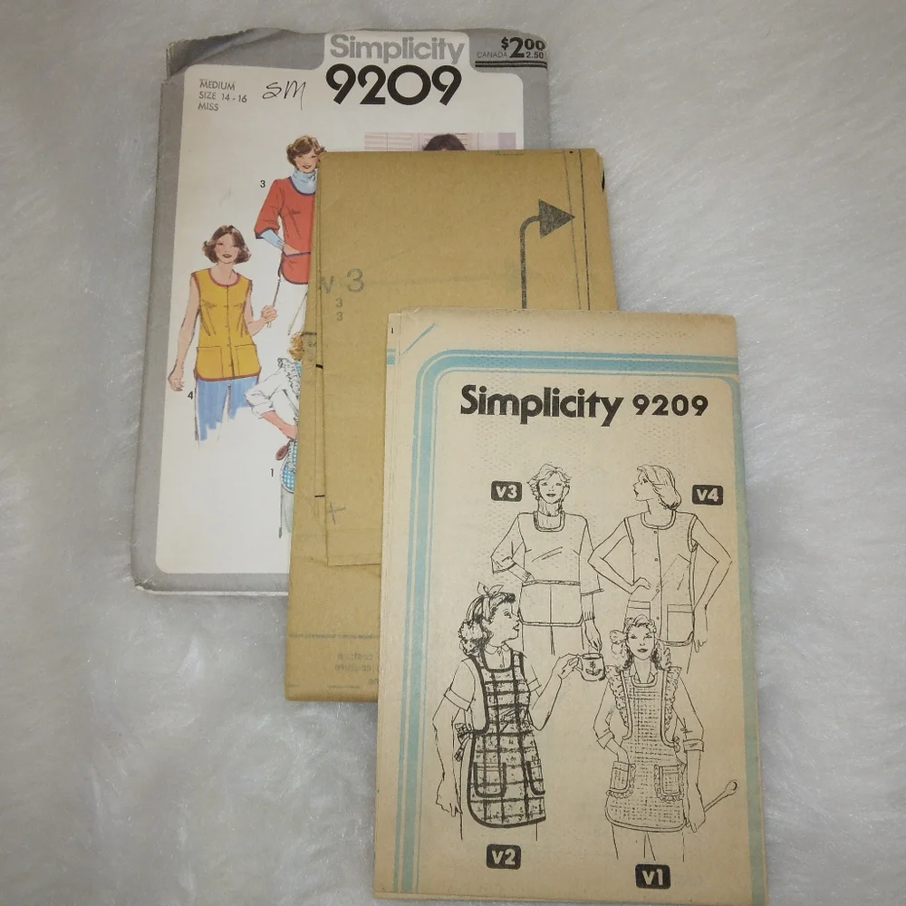 Simplicity 9209, 1970s Vintage  Apron Collection, size medium (14-16)